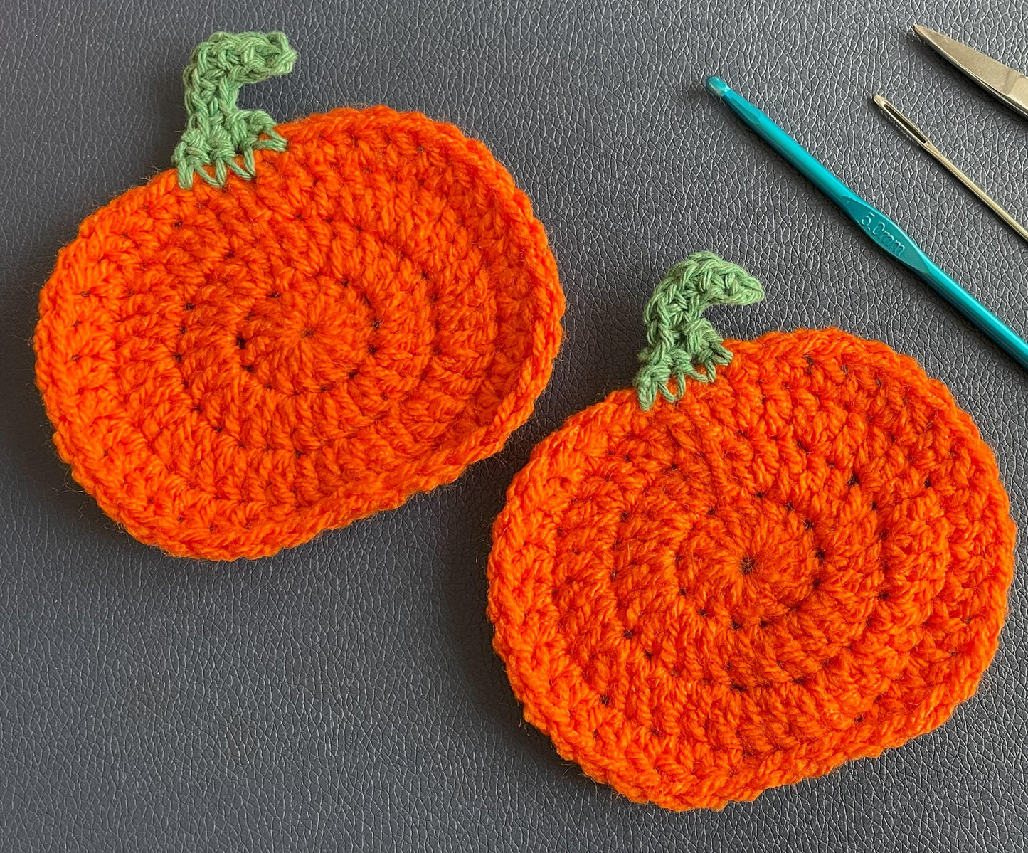 Crochet pumpkin coaster pattern