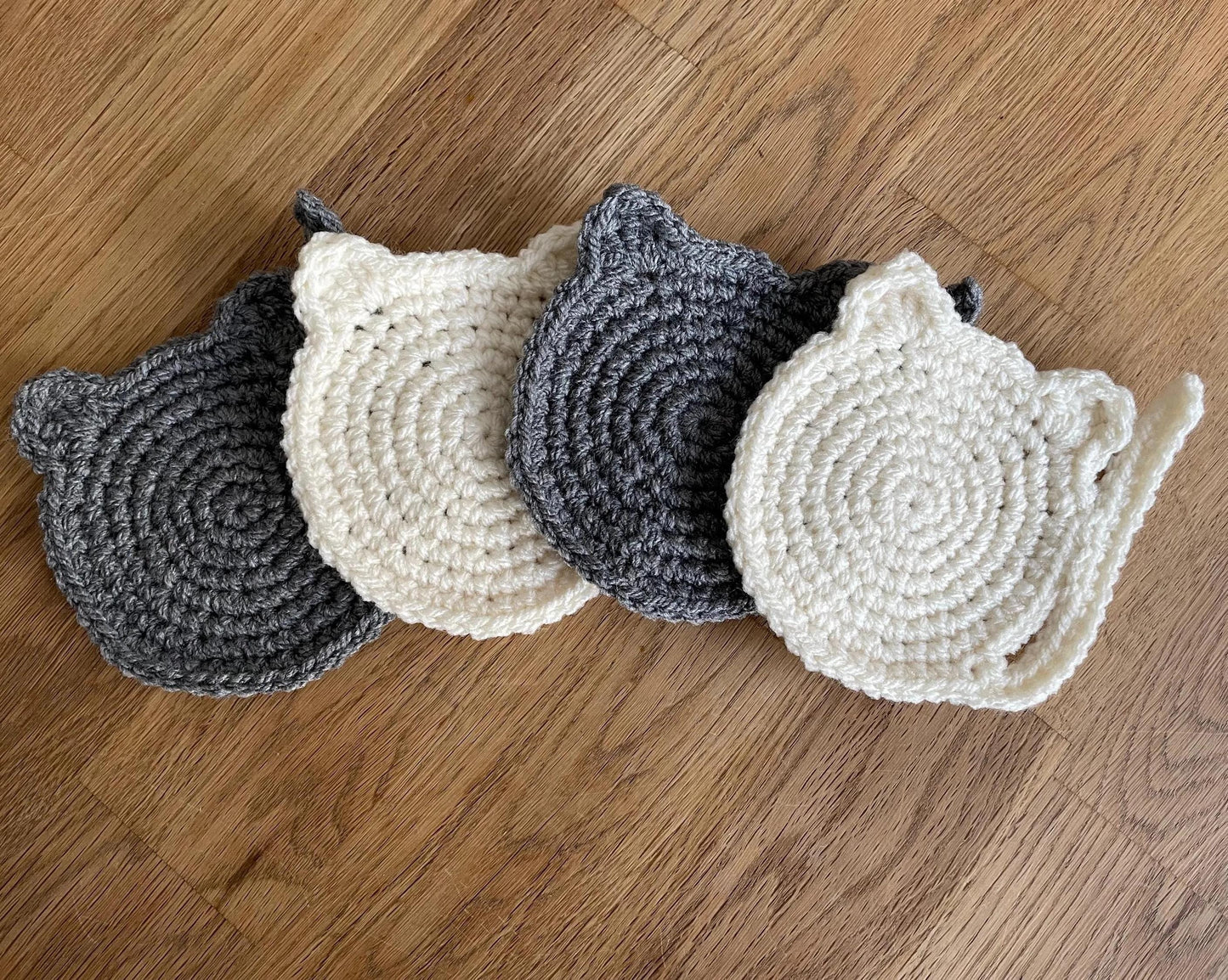 Beautiful Crocheted Cat Coaster